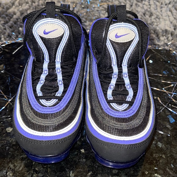 One of Nike extremely attractive, versatile shoe. - Picture 10 of 17